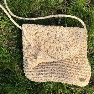 Roxy crème twine crossbody purse!